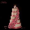 wedding cake with pink roses